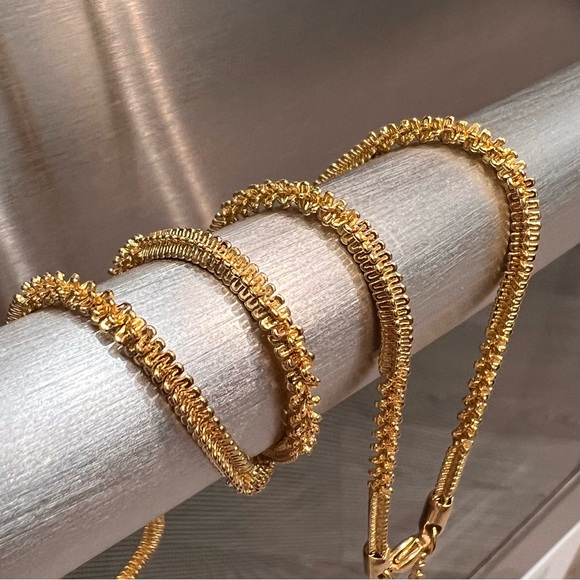 ION Plated YG Stainless Steel Duo Link Necklace - Picture 4 of 11